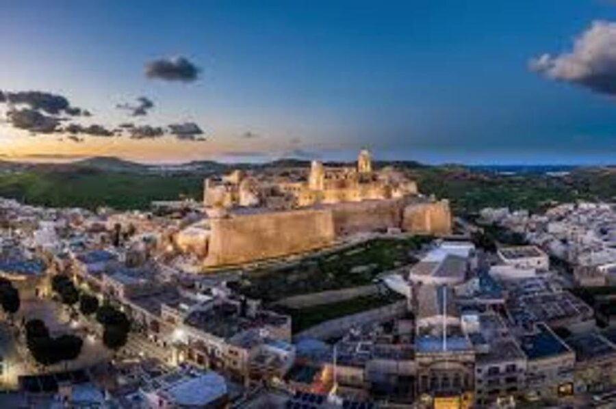 St Julians: Powerboat Gozo, Comino and Blue Lagoon - Leaving from St George’s Bay