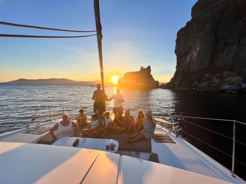 St. Paul's Bay: Half-Day Luxury Catamaran Tour with Drinks - Santa Maria Caves: a close coastal view