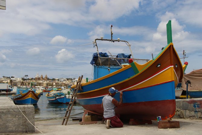 Temples, Blue Grotto, Marsaxlokk - Mnajdra: a second temple with its own pause