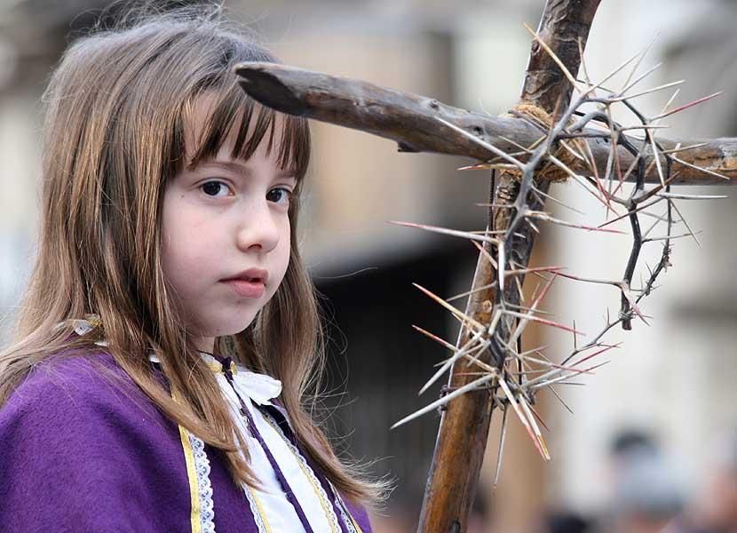 The Good Friday Procession: Afternoon Tour in Zejtun - Walking from the bus to the reserved seats
