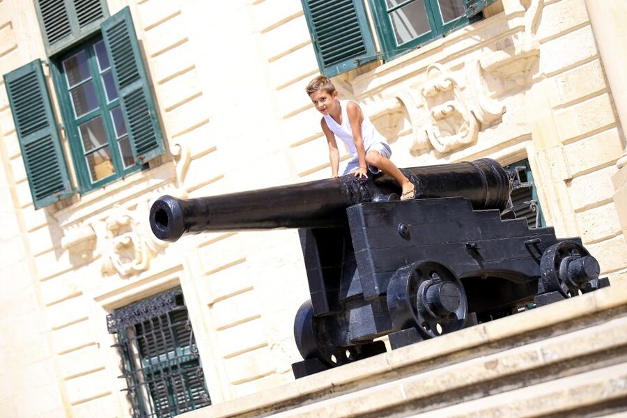 Valletta: 3-Hour Walking Tour - Auberge de Castille and the Knights’ city