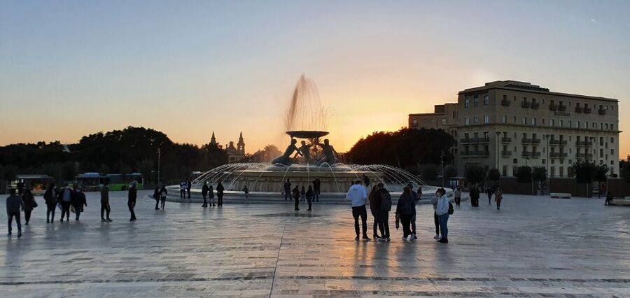 Valletta: City Walking Tour in a Small Group - Republic Square and Valletta’s public face