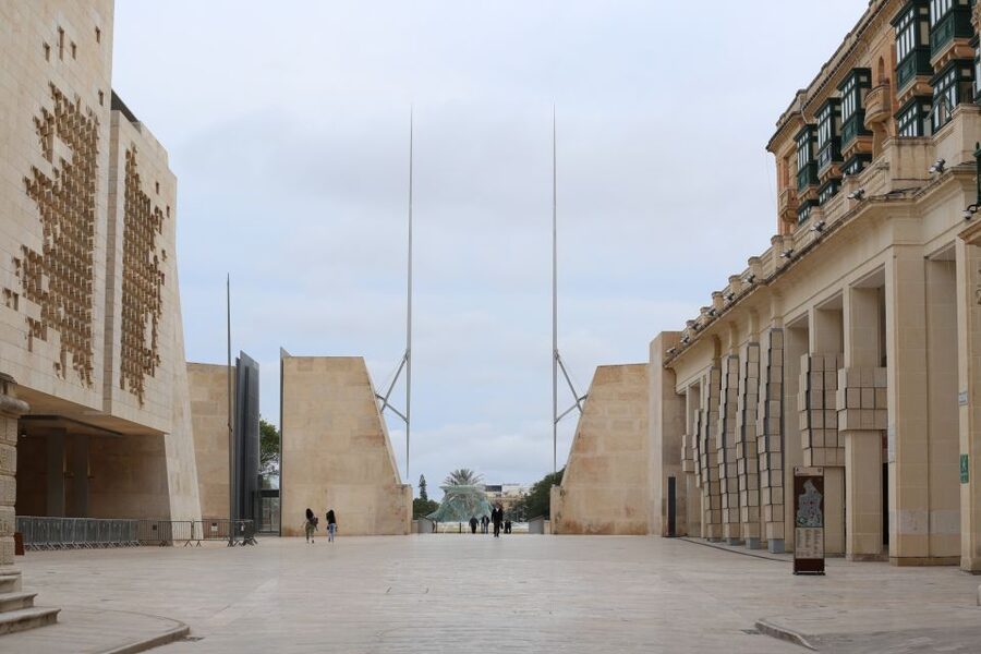 Valletta: Guided City Walking Tour - Stories, humor, and the difference a guide makes