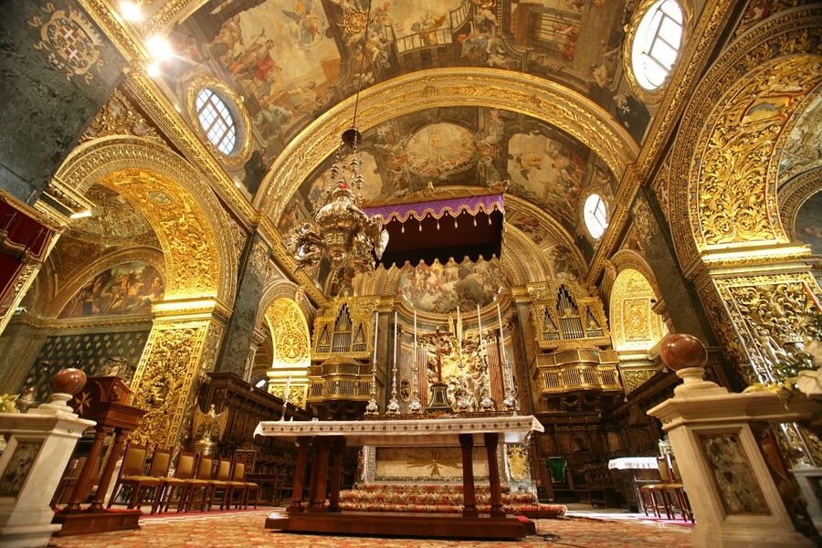 Valletta: Guided Walking Tour with St. John's Co-Cathedral - Auberges, palaces, and churches of the Knights