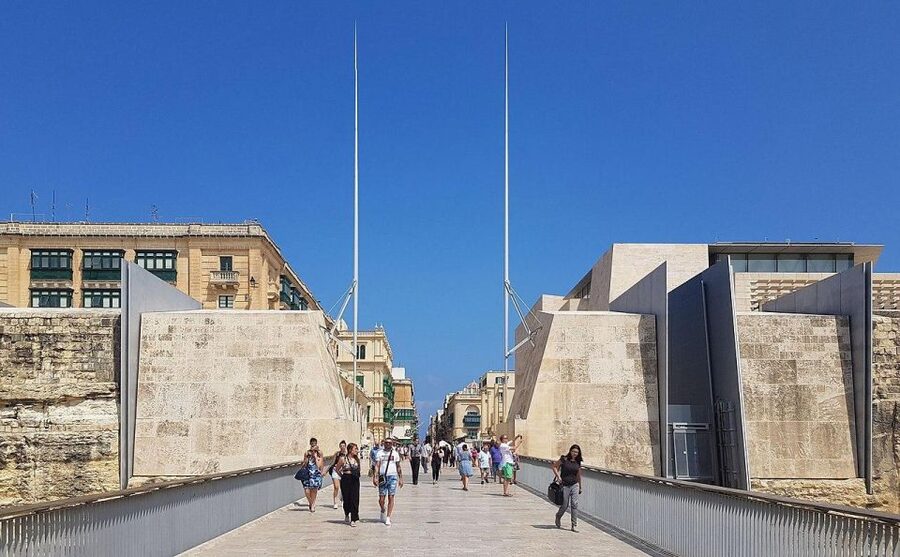 Valletta: Half-Day City Discovery Walking Tour - Auberge d’Italie and Palazzo Parisio