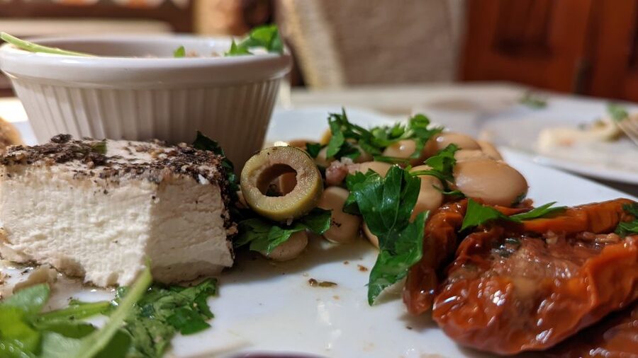 Valletta: Maltese Food and Drink Guided Walking Tour - The first tastings: Malta in small, tasty bites
