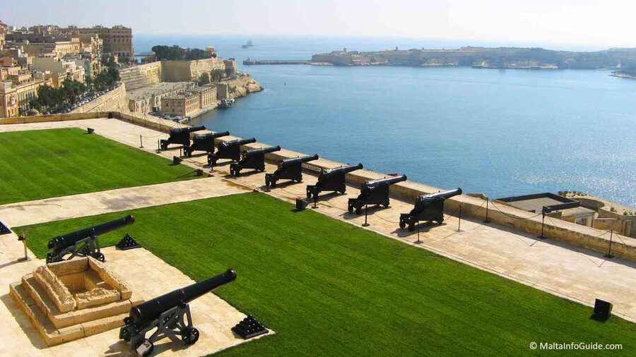 Valletta: Private Insider Walking Tour with Licensed Guide - What the guides add to the day