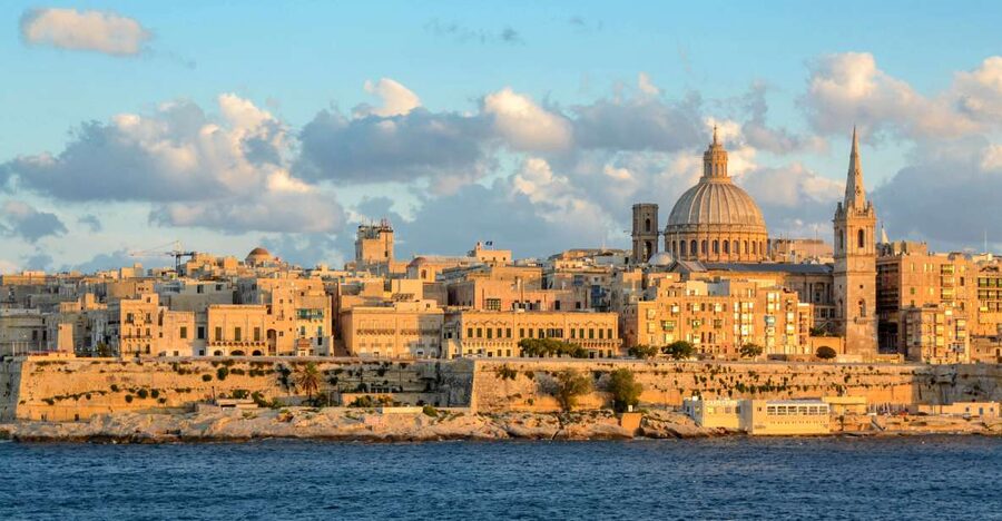 Valletta: Private Insider Walking Tour with Licensed Guide - Starting at The Phoenicia Malta and entering Valletta