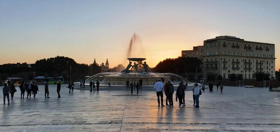 Valletta: Private Maltese Cuisine Walking Tour - Pastizzi at Triton Fountain