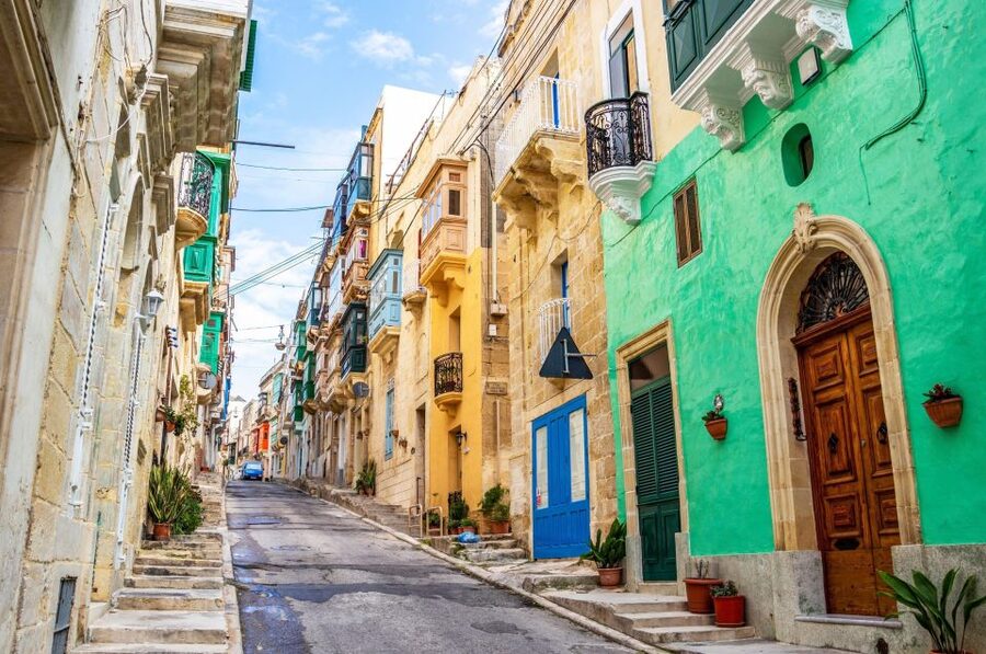 Valletta Street Food & History Tour With Private Transfers - Pastizzi and the Maltese tasting menu