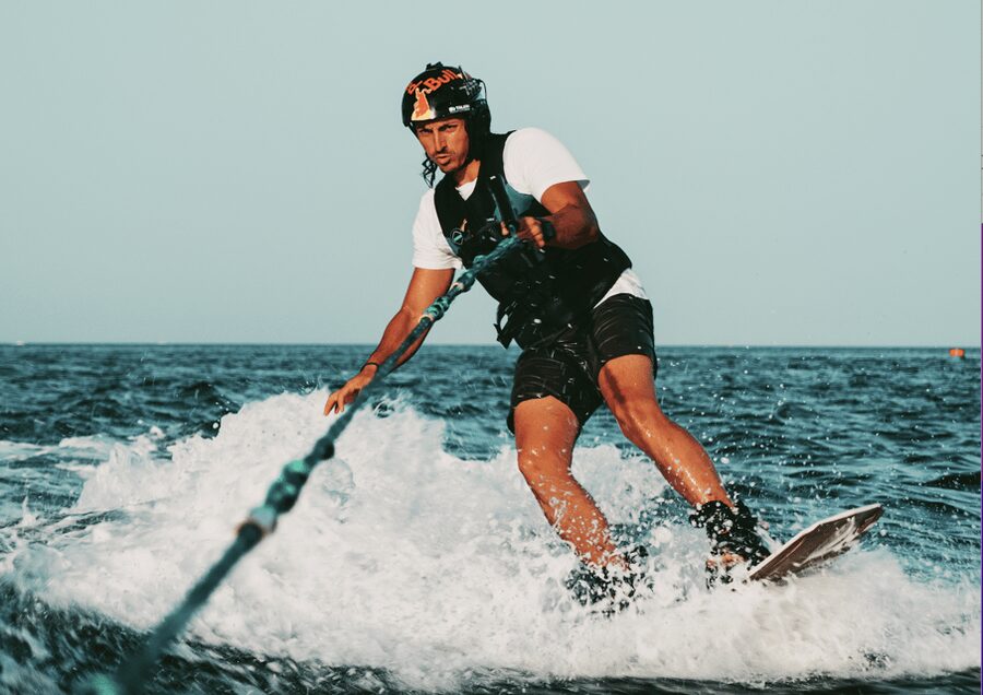 Wakeboarding Adventure in Malta: Learn to Ride - The beach briefing gives you the basics