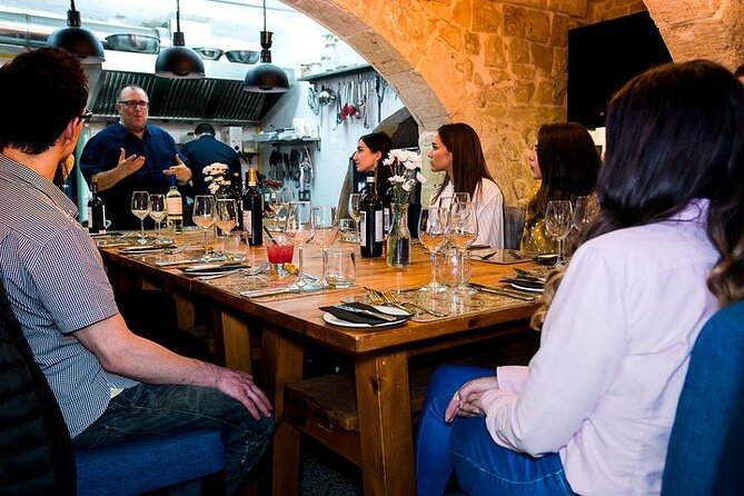 Wine Tasting & Open Kitchen Dinner in 17 Mons Vella - Who should book this experience?